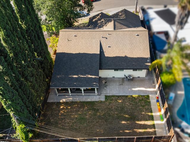 5049 Holyoke Way, Sacramento, CA 95841