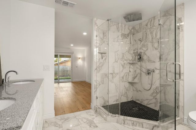 5049 Holyoke Way, Sacramento, CA 95841