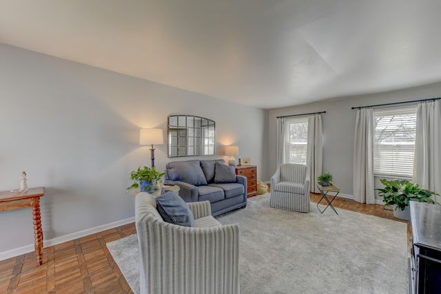 1525 Fran-lin Pkwy, Munster, IN 46321