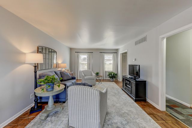 1525 Fran-lin Pkwy, Munster, IN 46321