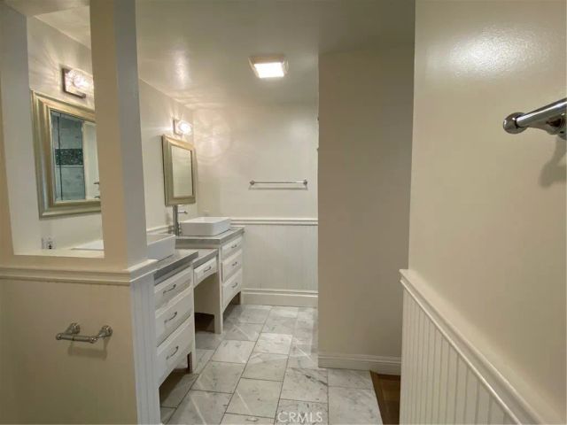 1740 Malcolm 201, Los Angeles, CA 90024