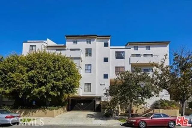 1740 Malcolm 201, Los Angeles, CA 90024