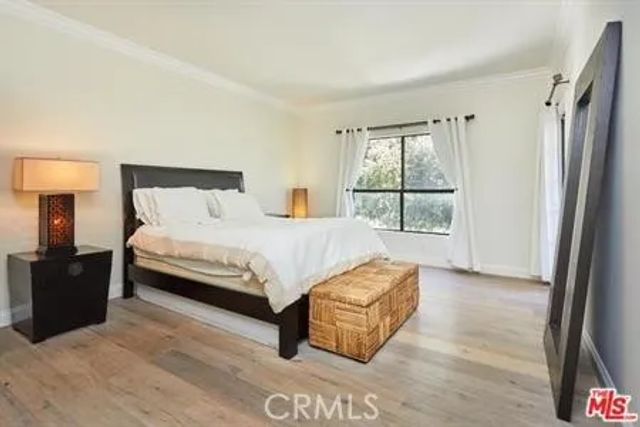 1740 Malcolm 201, Los Angeles, CA 90024