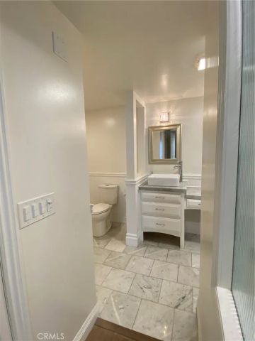1740 Malcolm 201, Los Angeles, CA 90024