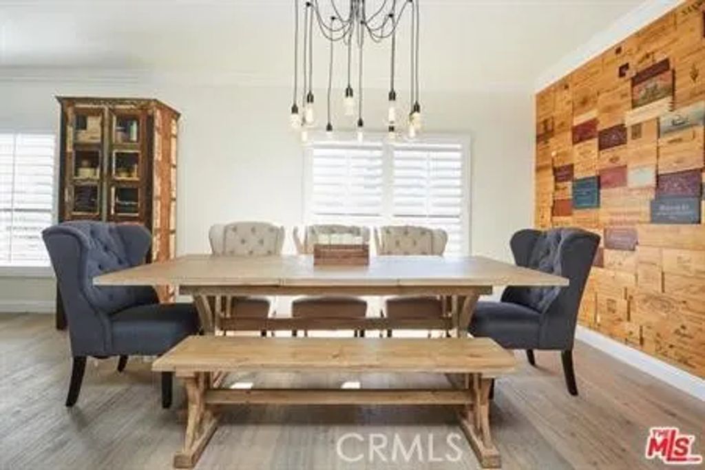 1740 Malcolm 201, Los Angeles, CA 90024