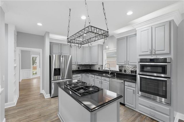 160 Treadstone Overlook, Suwanee, GA 30024