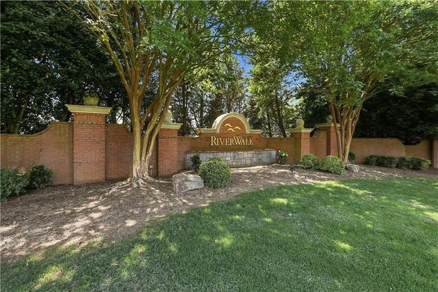 160 Treadstone Overlook, Suwanee, GA 30024