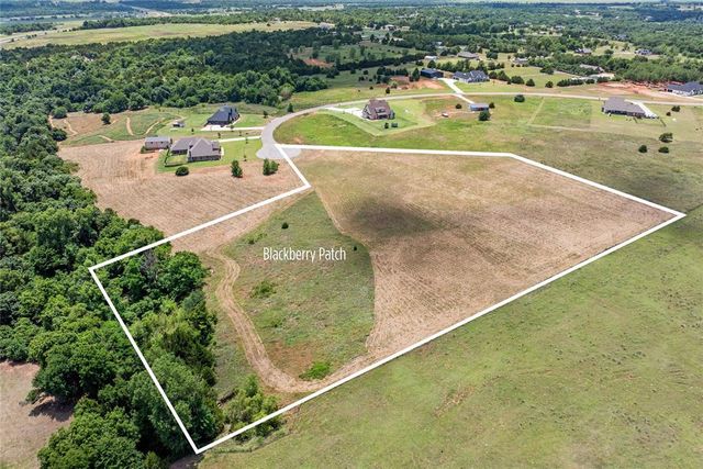4 SW 113th Circle 4, Mustang, OK 73064