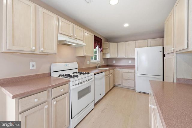 29 AUTUMN LN, Sewell, NJ 08080