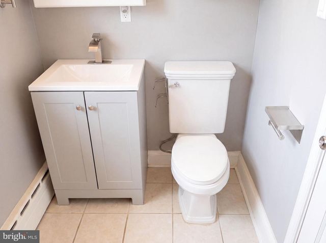 494 WALTON ST, Strasburg, VA 22657