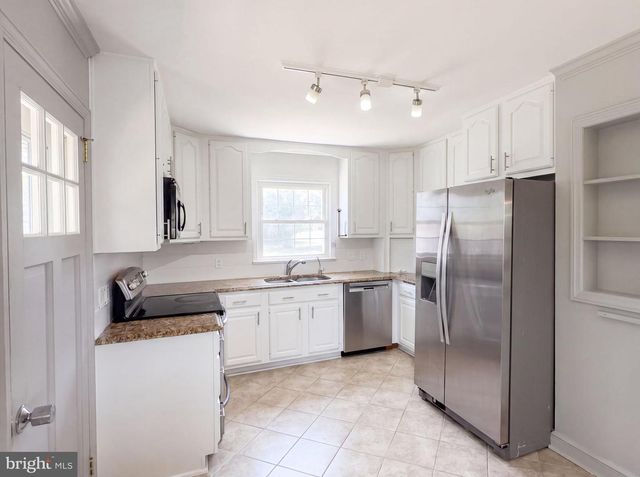 494 WALTON ST, Strasburg, VA 22657