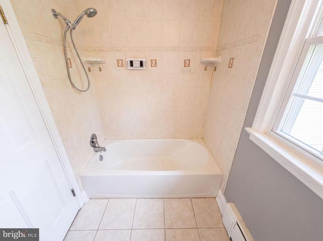 494 WALTON ST, Strasburg, VA 22657