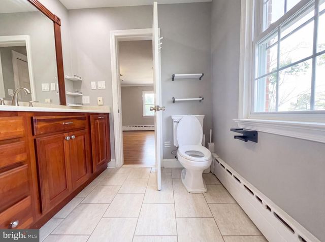 494 WALTON ST, Strasburg, VA 22657