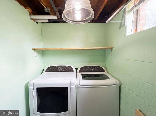 494 WALTON ST, Strasburg, VA 22657