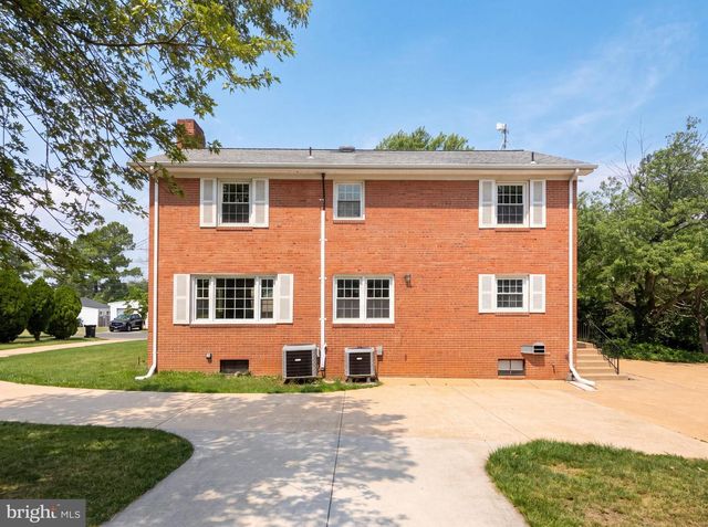 494 WALTON ST, Strasburg, VA 22657