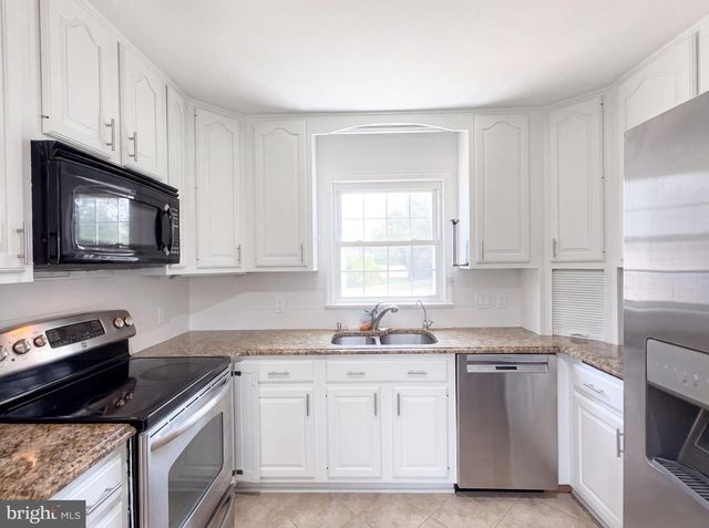 494 WALTON ST, Strasburg, VA 22657