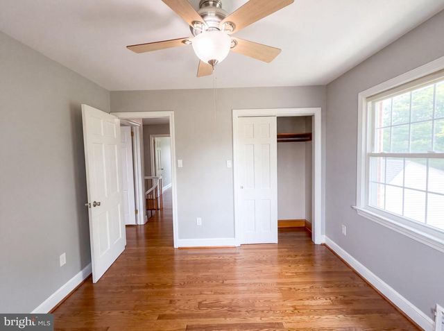 494 WALTON ST, Strasburg, VA 22657