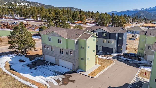 560 E Grace Avenue, Woodland Park, CO 80863