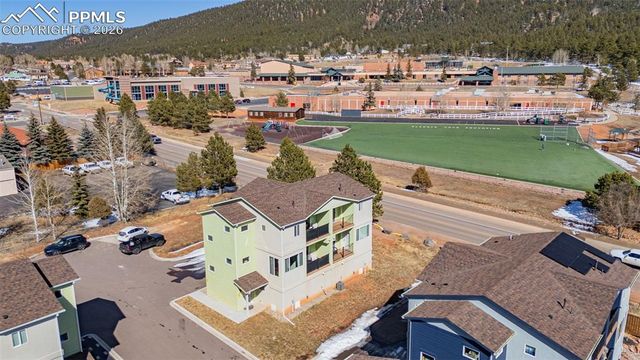 560 E Grace Avenue, Woodland Park, CO 80863