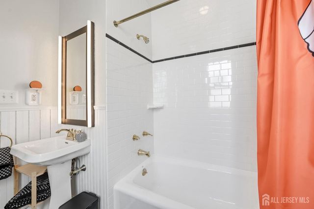 346 E Union Street, Burlington City, NJ 08016