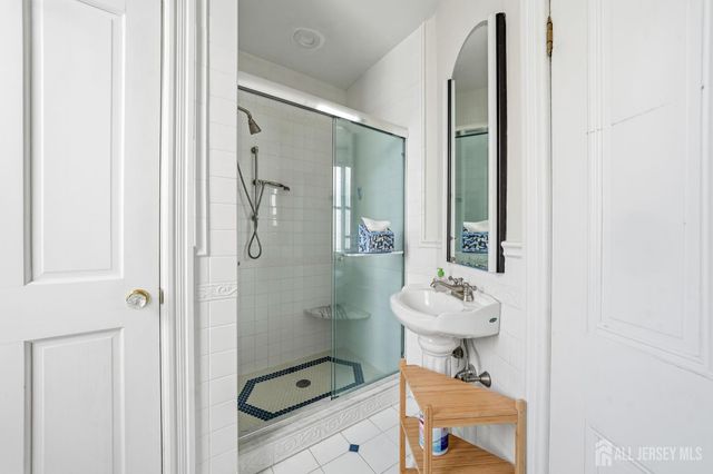 346 E Union Street, Burlington City, NJ 08016