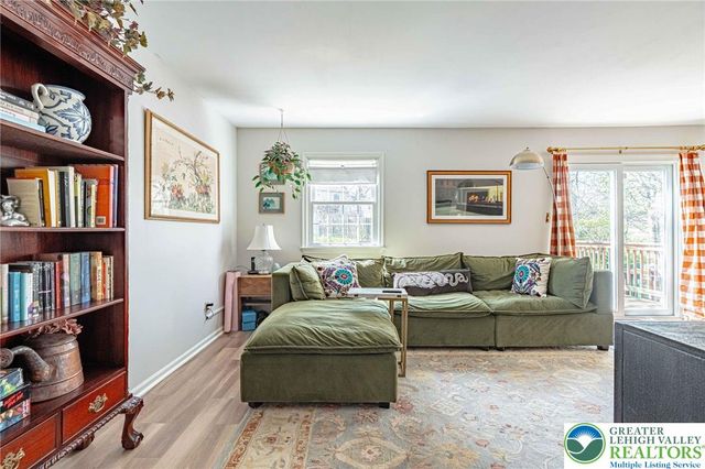 4617 North Hedgerow Drive, Lower Macungie Twp, PA 18103