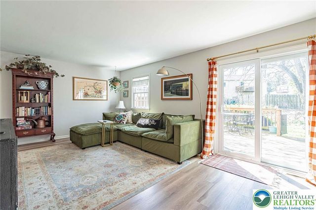 4617 North Hedgerow Drive, Lower Macungie Twp, PA 18103