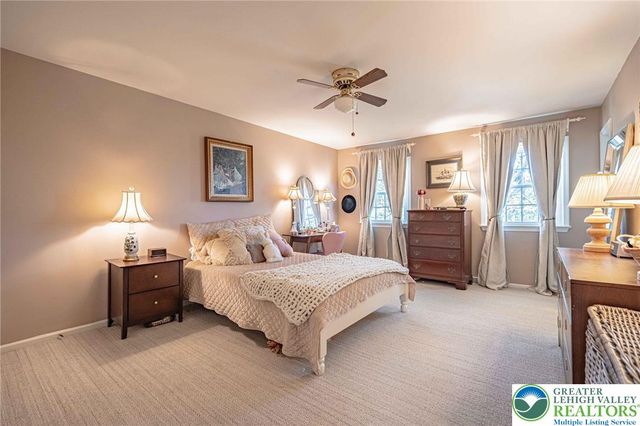 4617 North Hedgerow Drive, Lower Macungie Twp, PA 18103