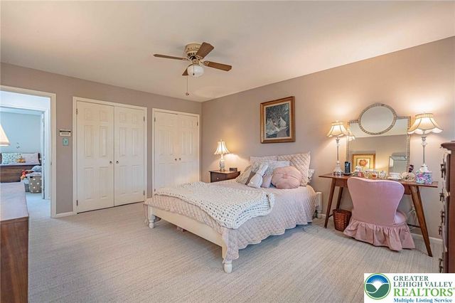 4617 North Hedgerow Drive, Lower Macungie Twp, PA 18103