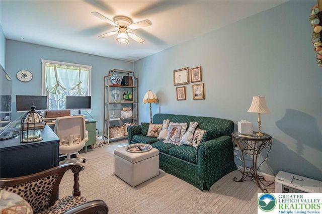4617 North Hedgerow Drive, Lower Macungie Twp, PA 18103