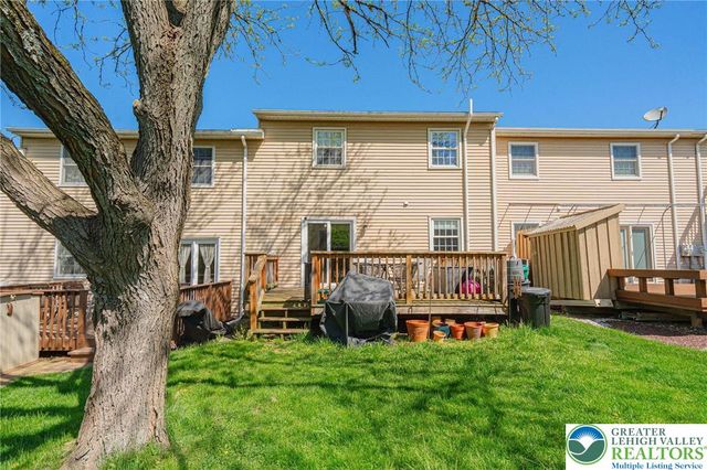 4617 North Hedgerow Drive, Lower Macungie Twp, PA 18103
