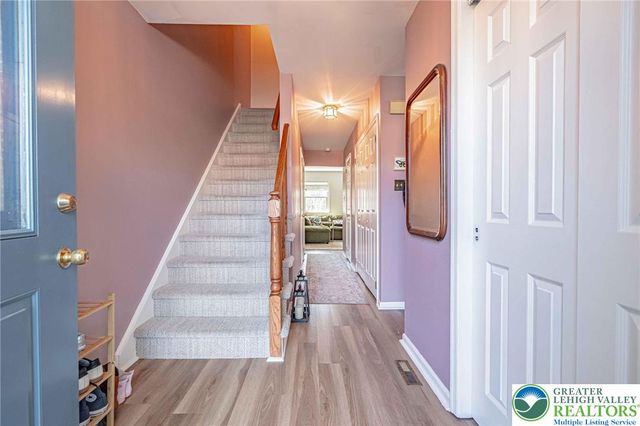 4617 North Hedgerow Drive, Lower Macungie Twp, PA 18103
