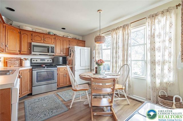 4617 North Hedgerow Drive, Lower Macungie Twp, PA 18103