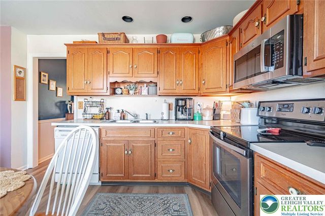 4617 North Hedgerow Drive, Lower Macungie Twp, PA 18103
