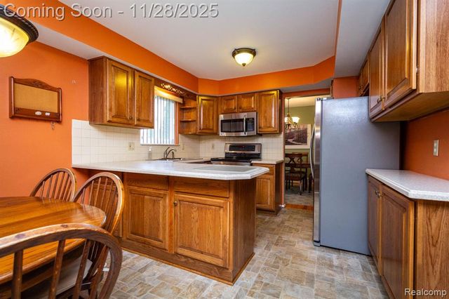 33866 Curcio Drive, Sterling Heights, MI 48310