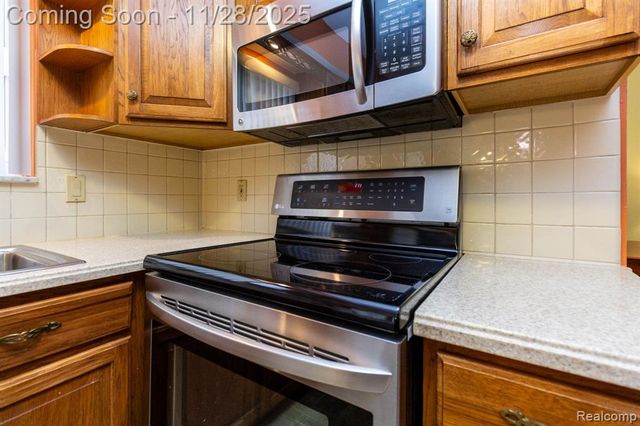 33866 Curcio Drive, Sterling Heights, MI 48310