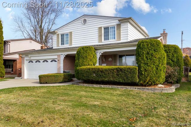 33866 Curcio Drive, Sterling Heights, MI 48310