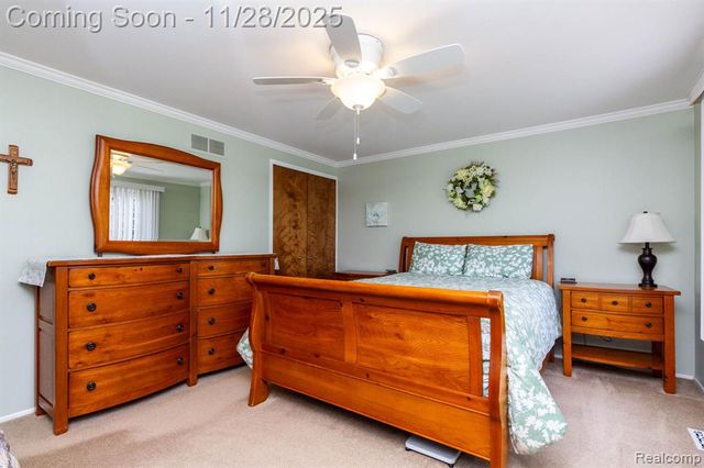 33866 Curcio Drive, Sterling Heights, MI 48310