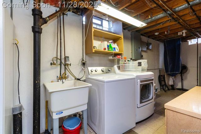 33866 Curcio Drive, Sterling Heights, MI 48310