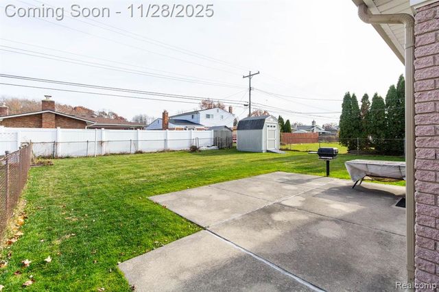 33866 Curcio Drive, Sterling Heights, MI 48310