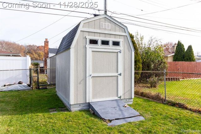 33866 Curcio Drive, Sterling Heights, MI 48310