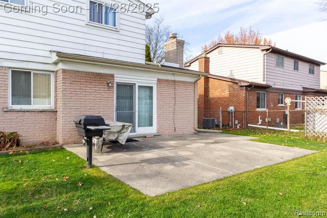 33866 Curcio Drive, Sterling Heights, MI 48310