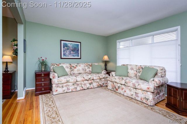 33866 Curcio Drive, Sterling Heights, MI 48310