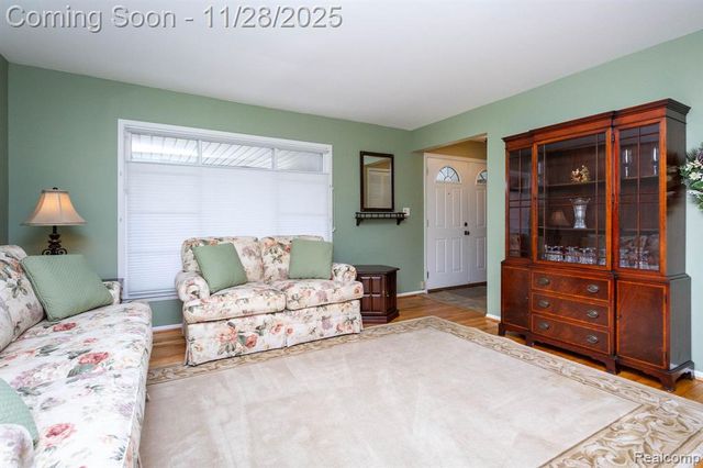 33866 Curcio Drive, Sterling Heights, MI 48310