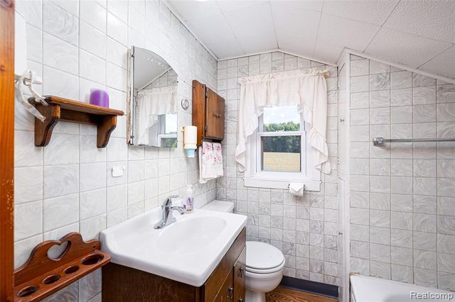 2851 N Dancer Road, Dexter, MI 48130