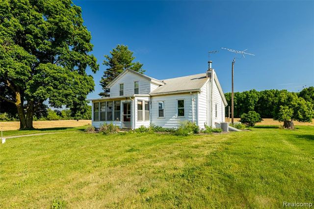 2851 N Dancer Road, Dexter, MI 48130