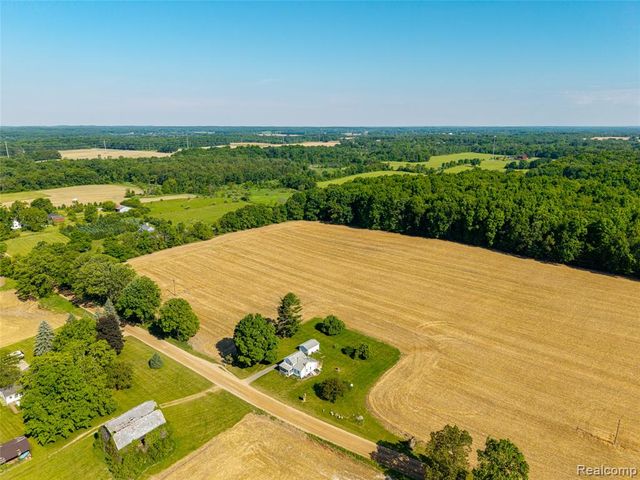 2851 N Dancer Road, Dexter, MI 48130
