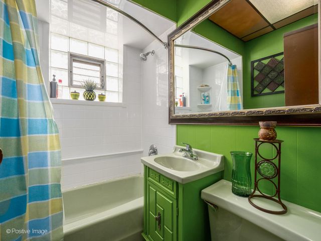 1510 Gunderson Avenue, Berwyn, IL 60402