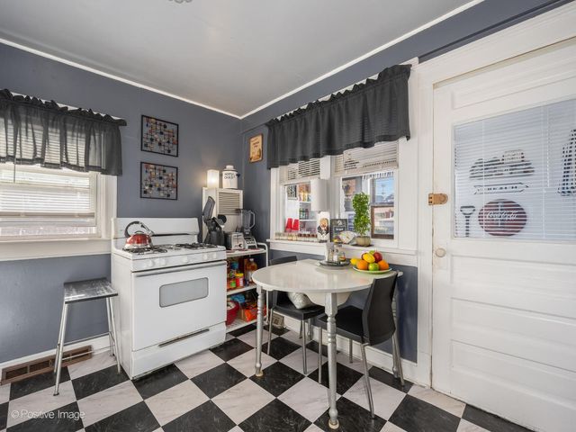 1510 Gunderson Avenue, Berwyn, IL 60402