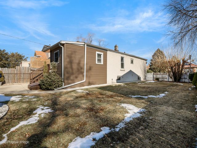 1510 Gunderson Avenue, Berwyn, IL 60402